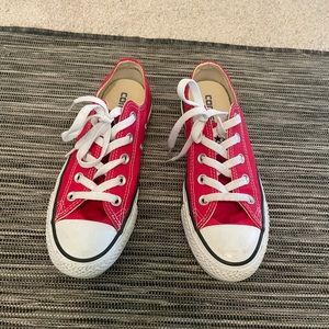 Women’s red Converse